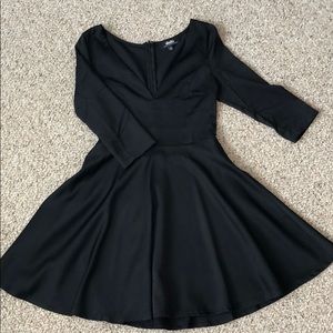 Lulu’s black dress